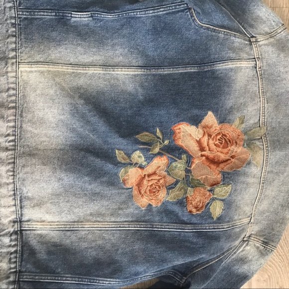 NWOT Vintage DenimJacket with Lrge Back Embroidery - Picture 10 of 13